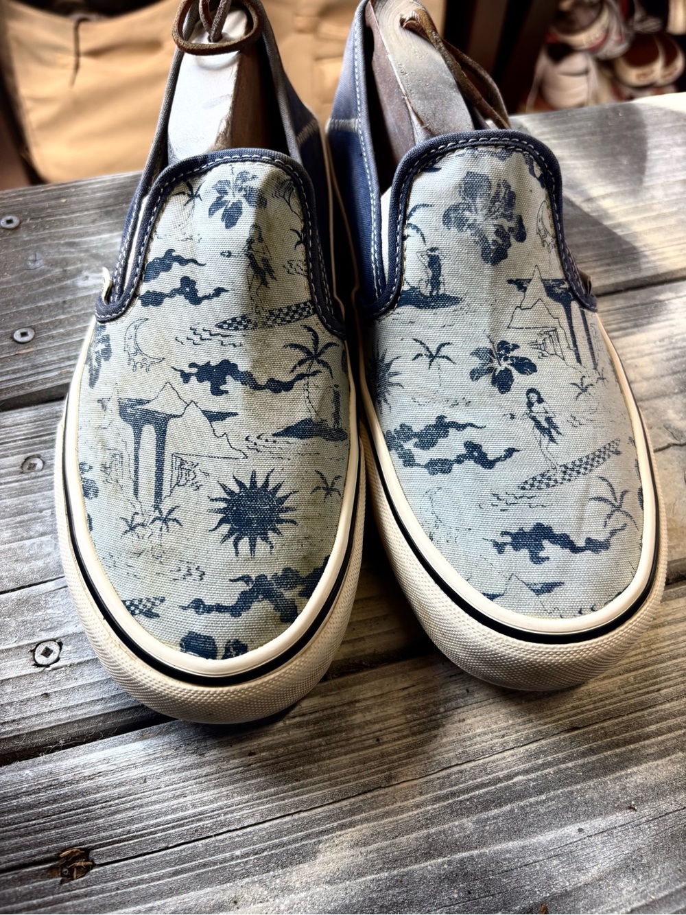 Vans slip on sneakers with blue and white oriental-style print Womens 10 - Picture 1 of 8
